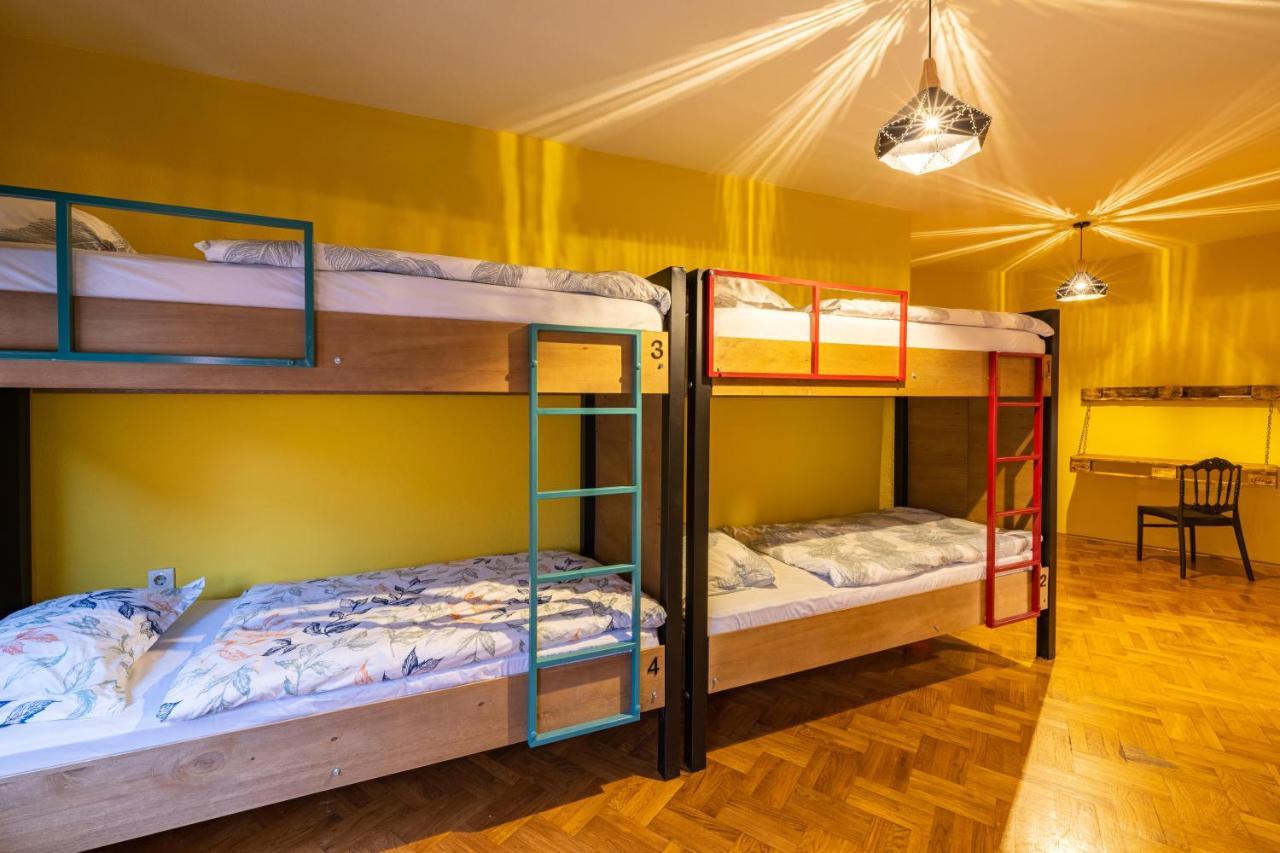 Hostel Prishtina Backpackers Pristina Exterior photo