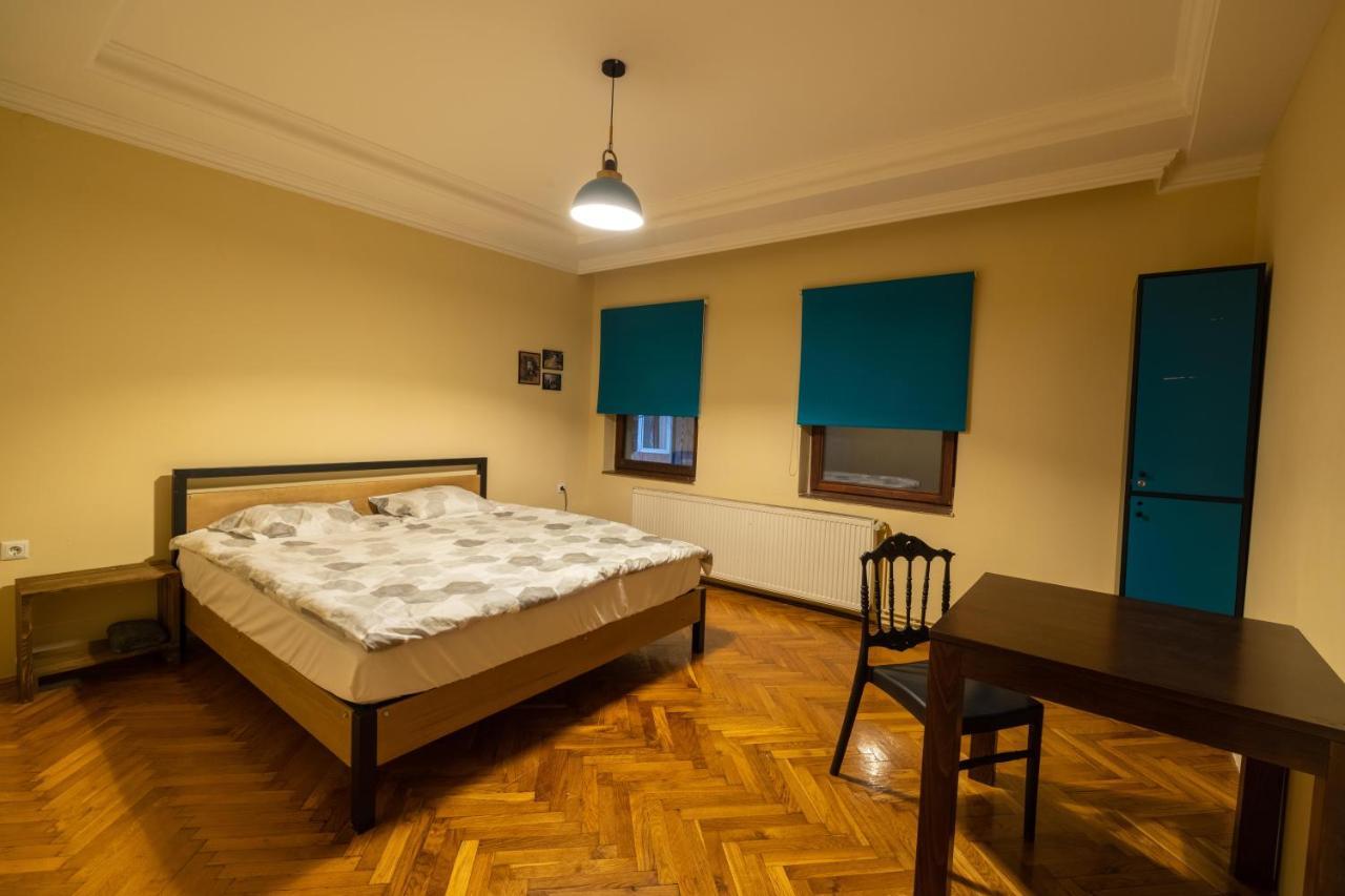 Hostel Prishtina Backpackers Pristina Exterior photo