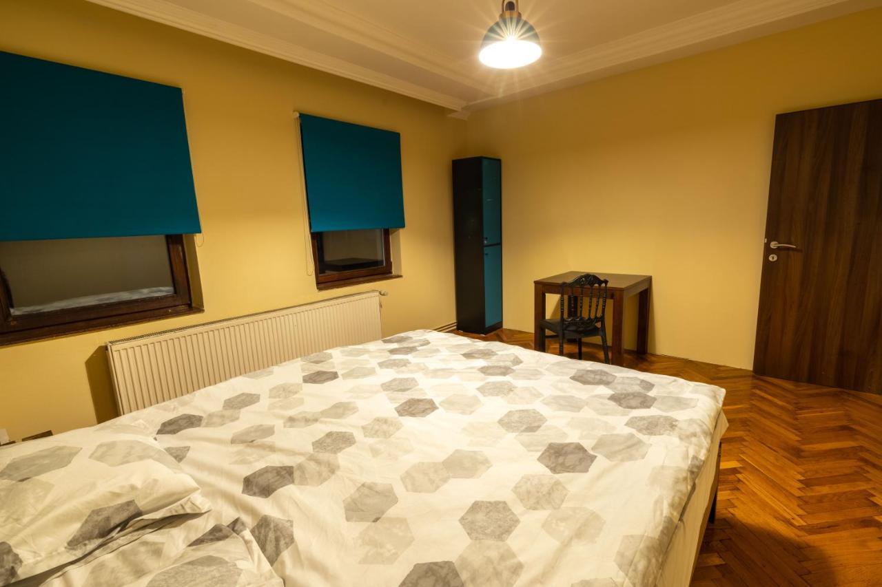 Hostel Prishtina Backpackers Pristina Exterior photo